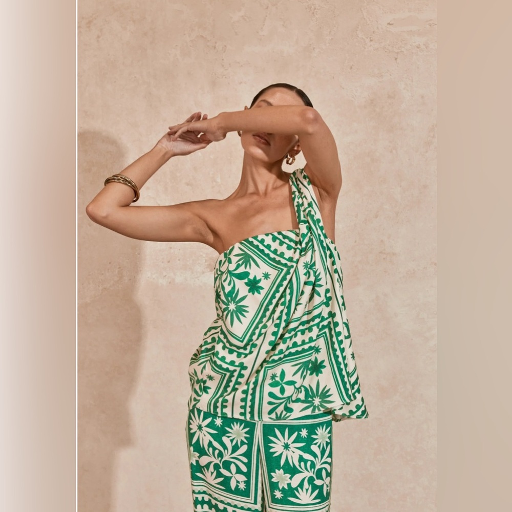 Green and White One-Shoulder Top, Size XS, NWT